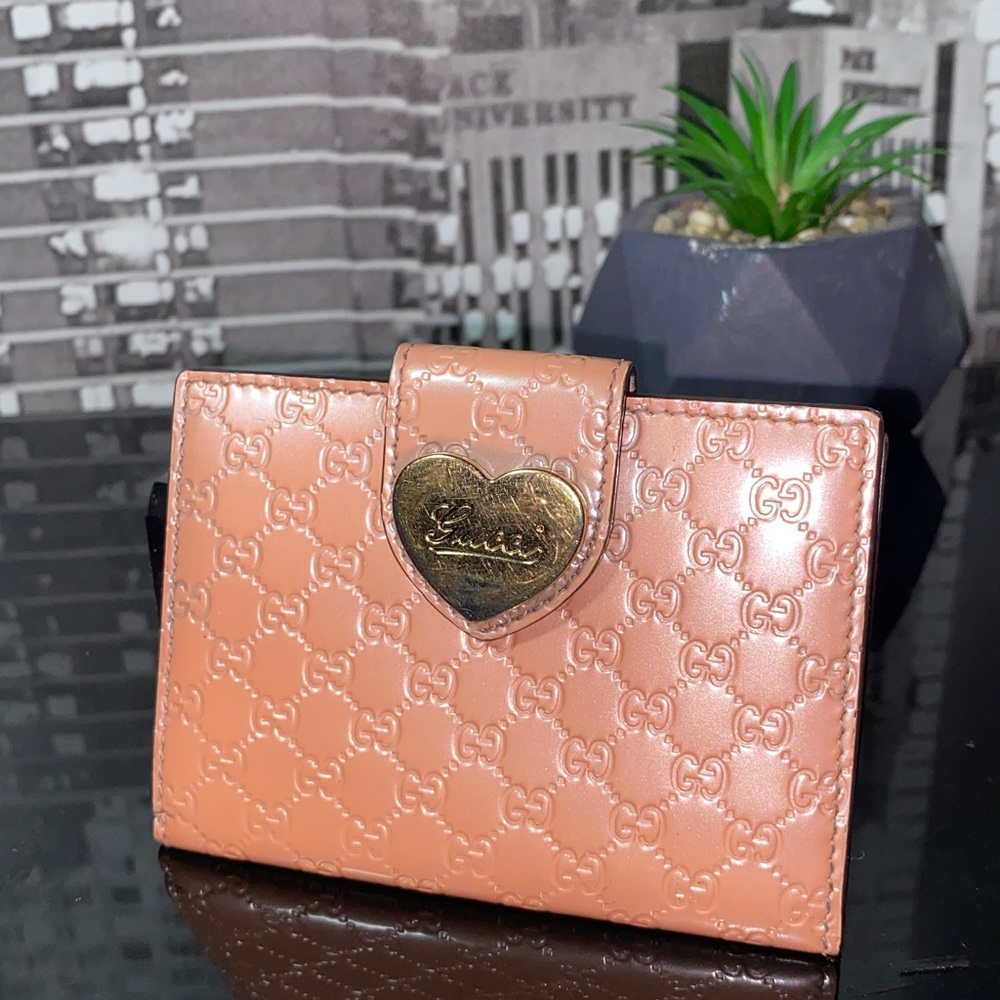 Authentic Gucci Micro GG Guccissima Heart Card Holder - Picture 2 of 12